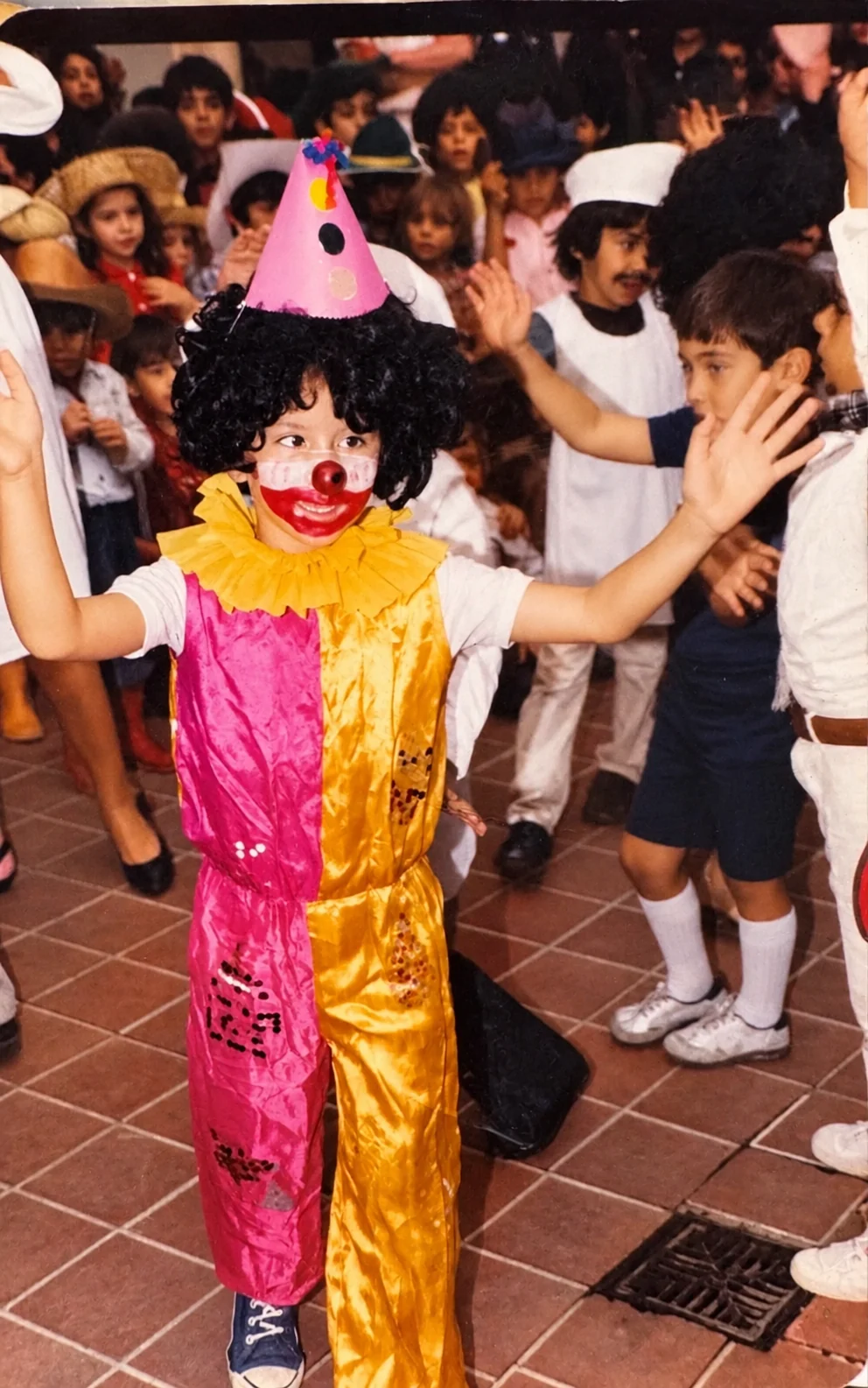 Cristian El Magioso de niño vestido de payaso